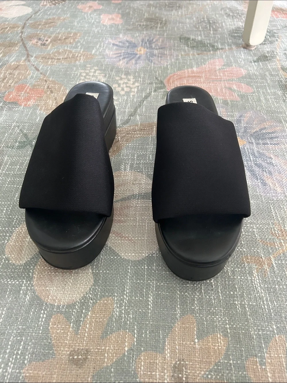 Cute Steve Madden 90s Chunky Black Platform Sandals